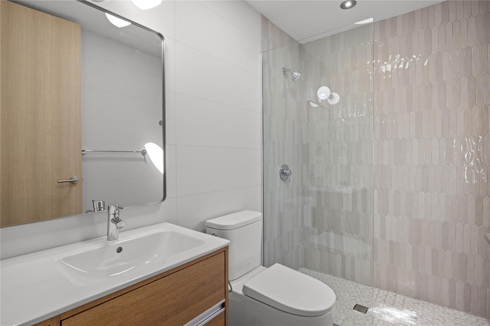 A5 Meadow Lane Property Photo 17