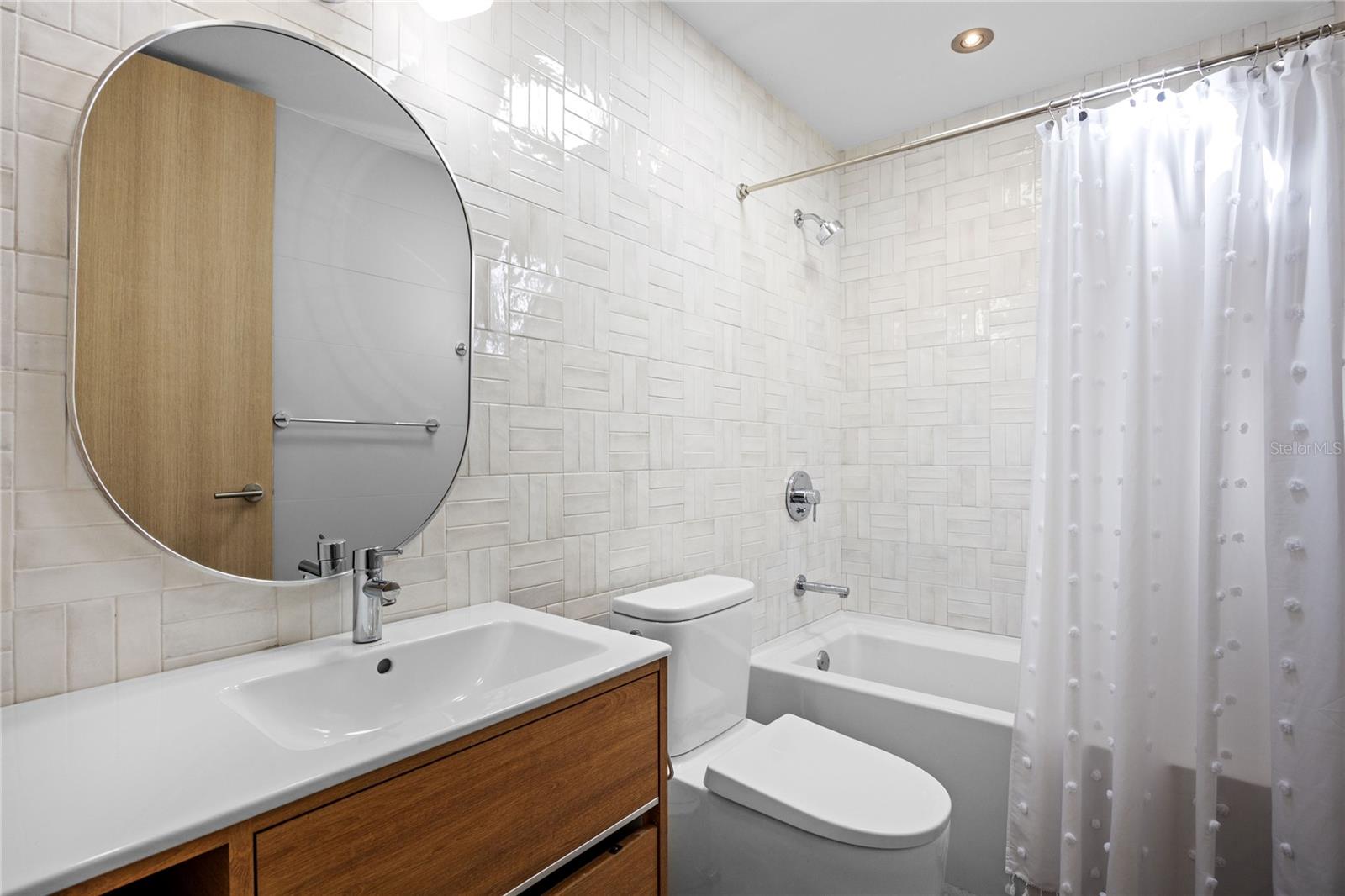 A5 Meadow Lane Property Photo 18