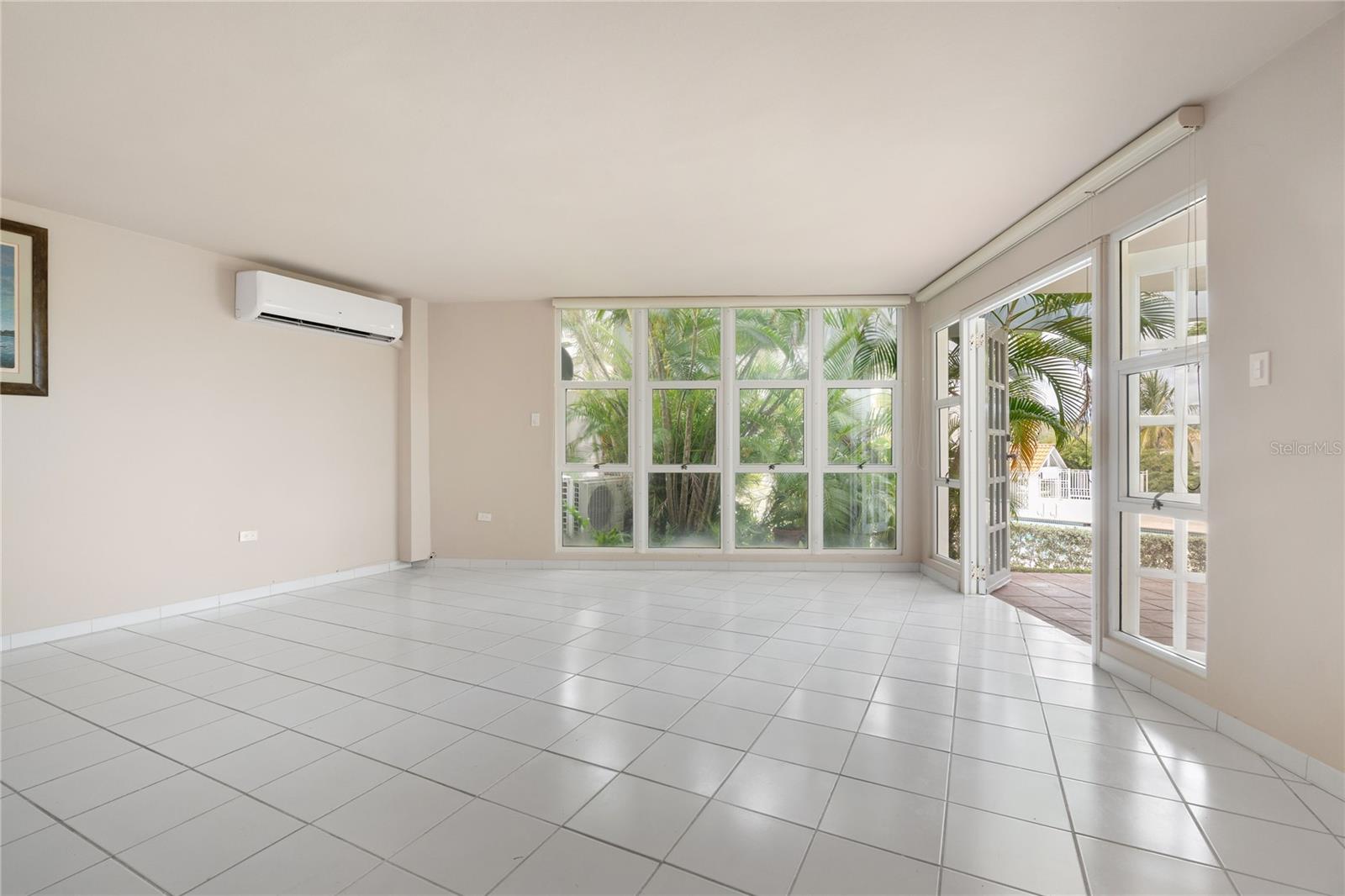 125 Palmarina Clb #12 Property Photo 5