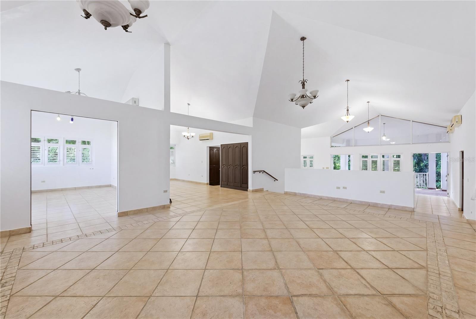 7 Vanda Property Photo 4