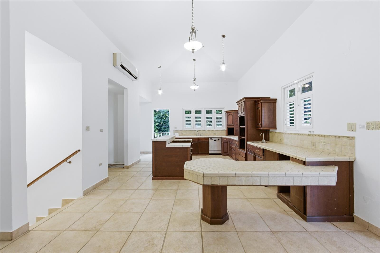 7 Vanda Property Photo 15
