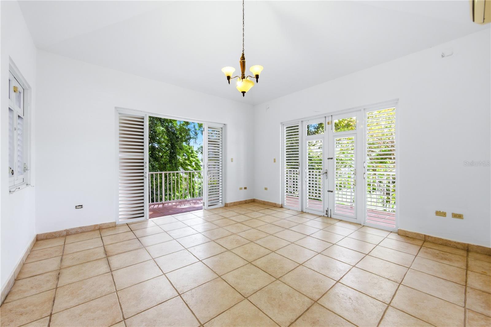 7 Vanda Property Photo 28