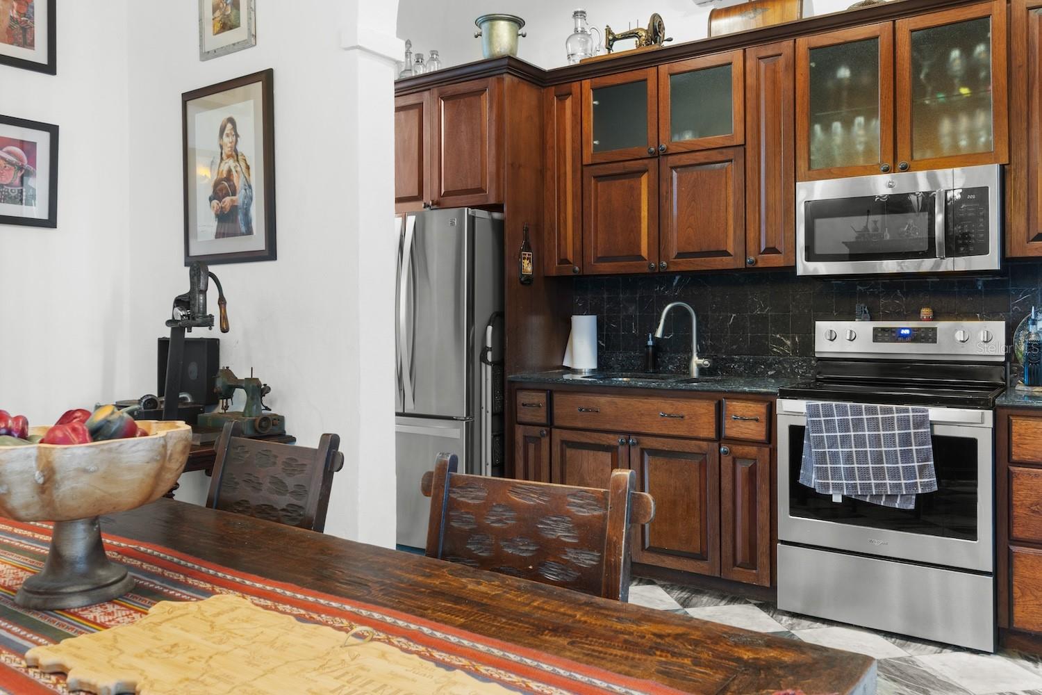 422 Norzagaray Property Photo 10