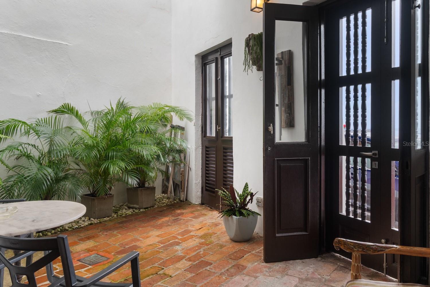 422 Norzagaray Property Photo 11