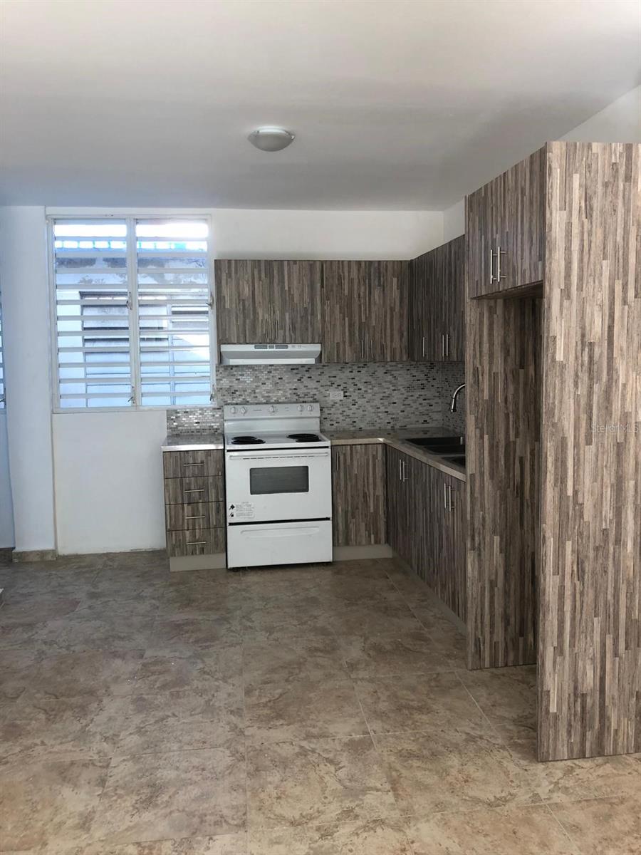 215 Colton Property Photo 18