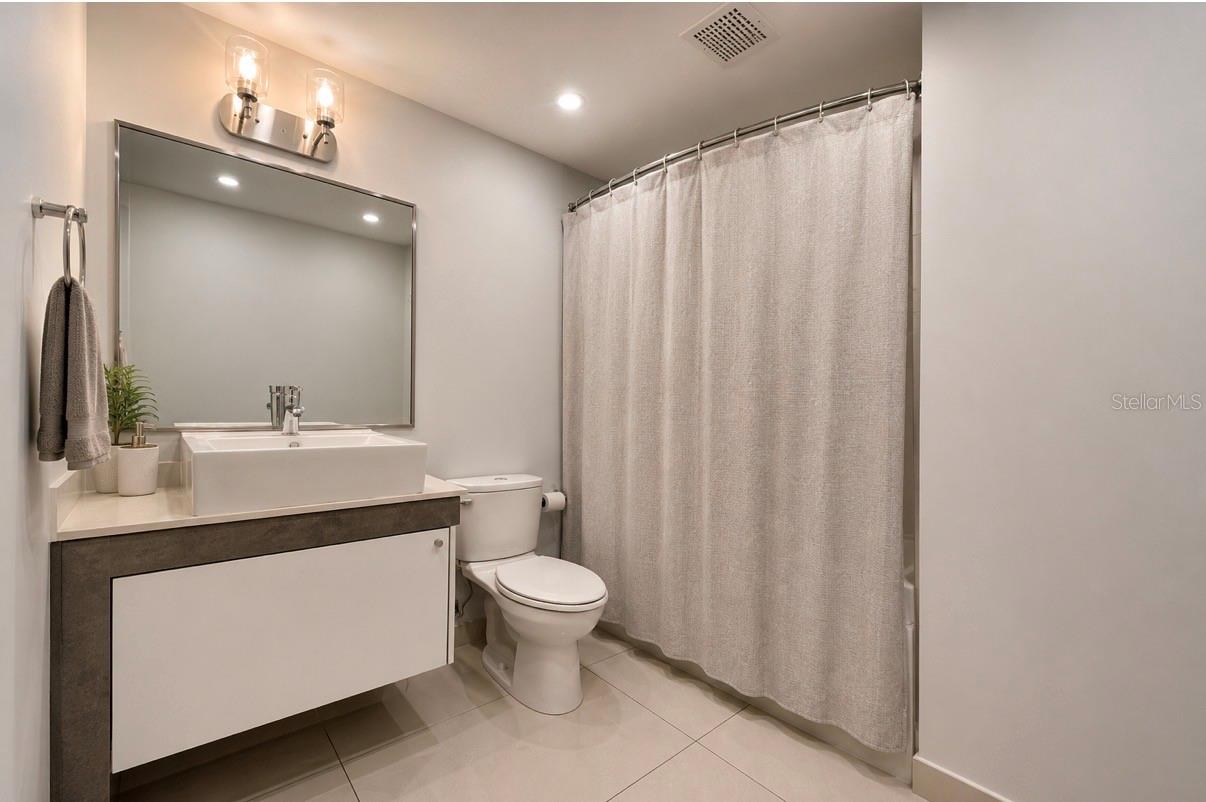48 Luis Muñoz Rivera #2202 Property Photo 8
