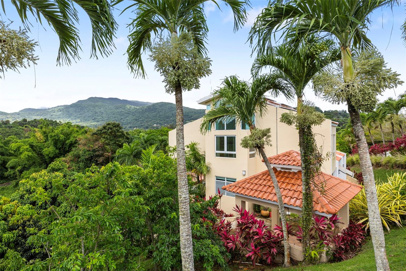 23 & 24 Hacienda Carabali Property Photo 1