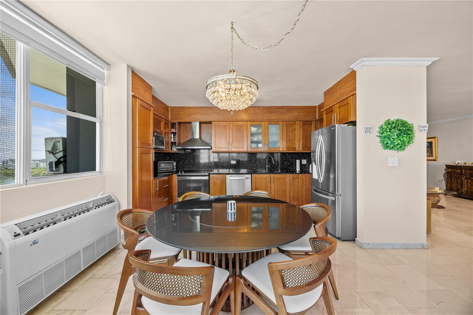 14 Carr 833 #1404 Property Photo 12