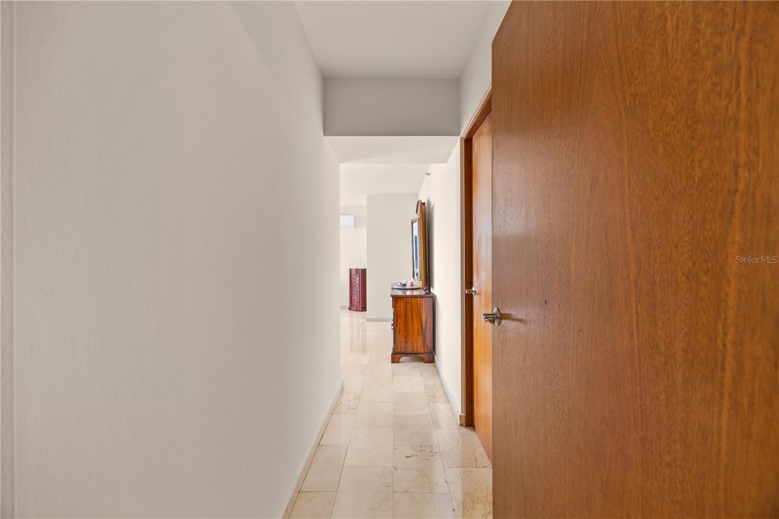 14 Carr 833 #1404 Property Photo 23