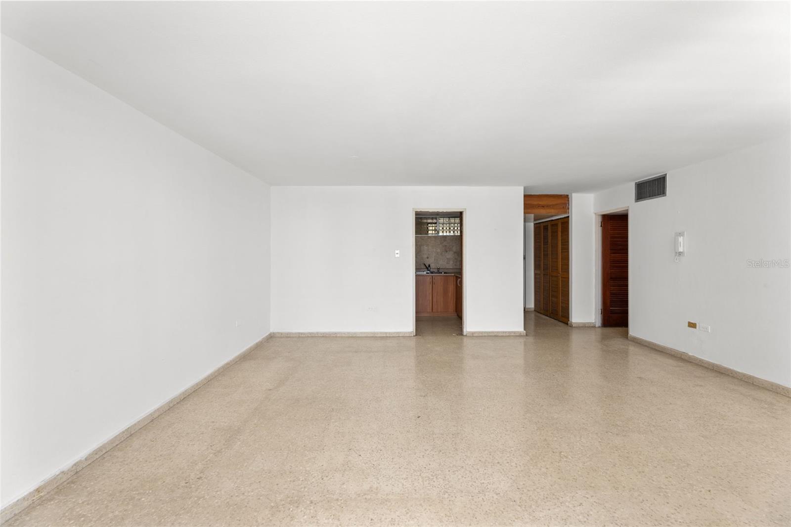 1319 Ashford Ave #6b Property Photo 8