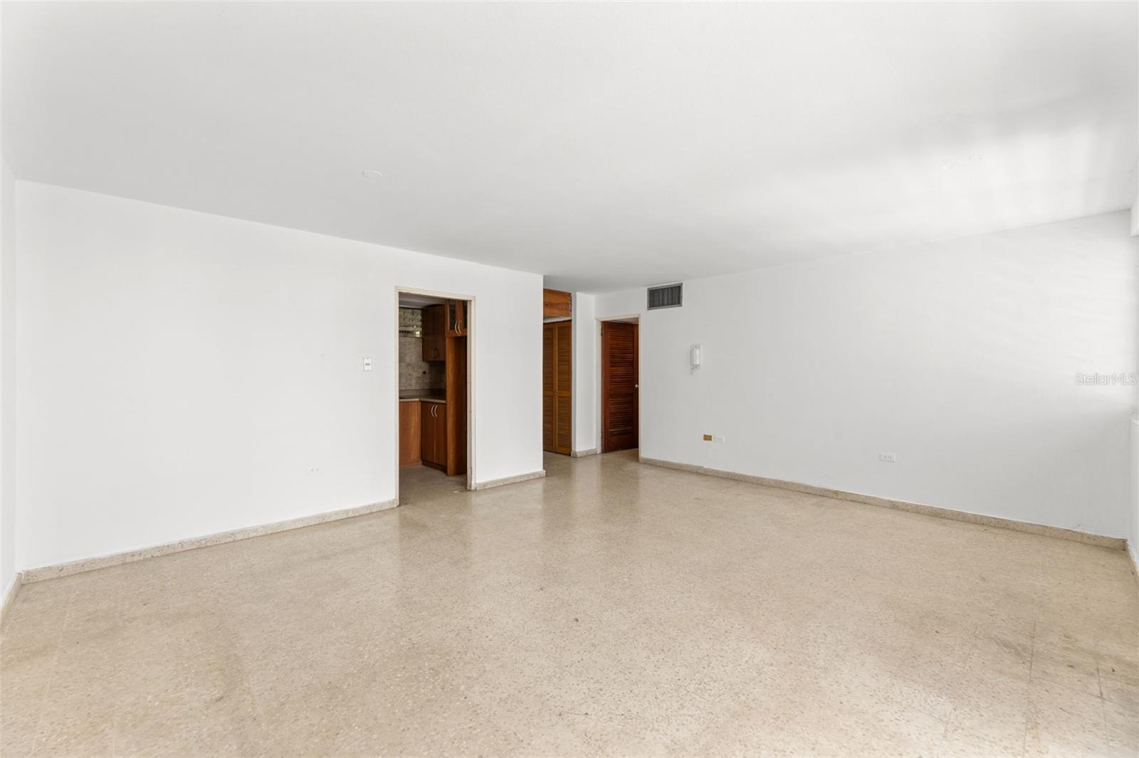 1319 Ashford Ave #6b Property Photo 9