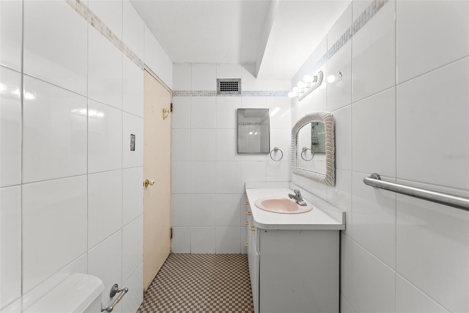 1319 Ashford Ave #6b Property Photo 30