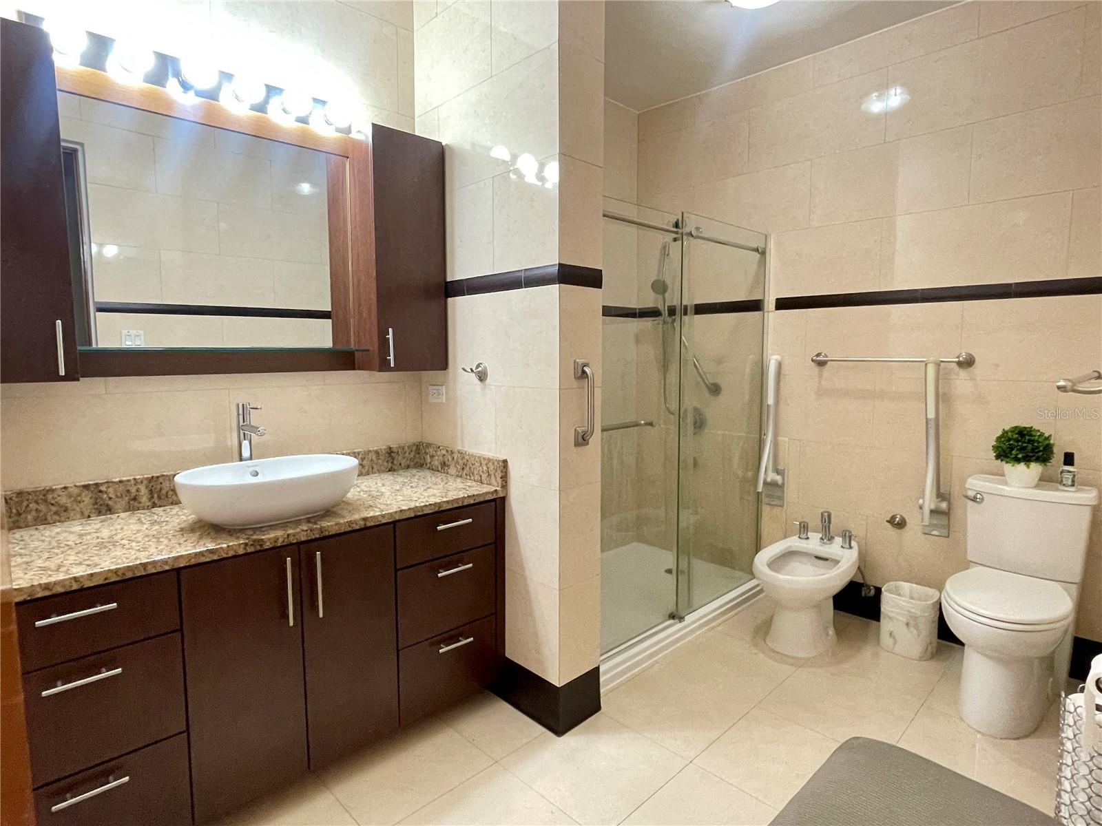 Palma Real Avenue Murano Luxury Apartments #8 Property Photo 10