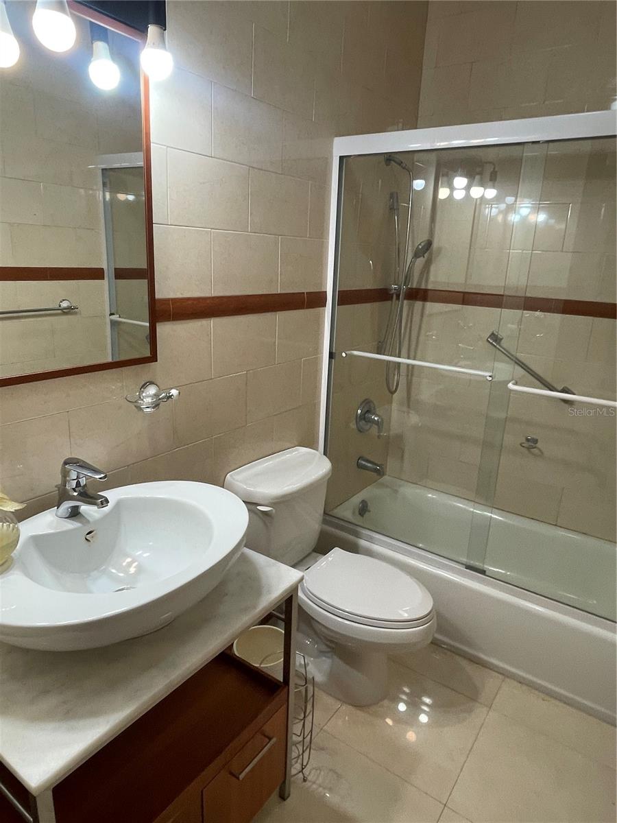 Palma Real Avenue Murano Luxury Apartments #8 Property Photo 14