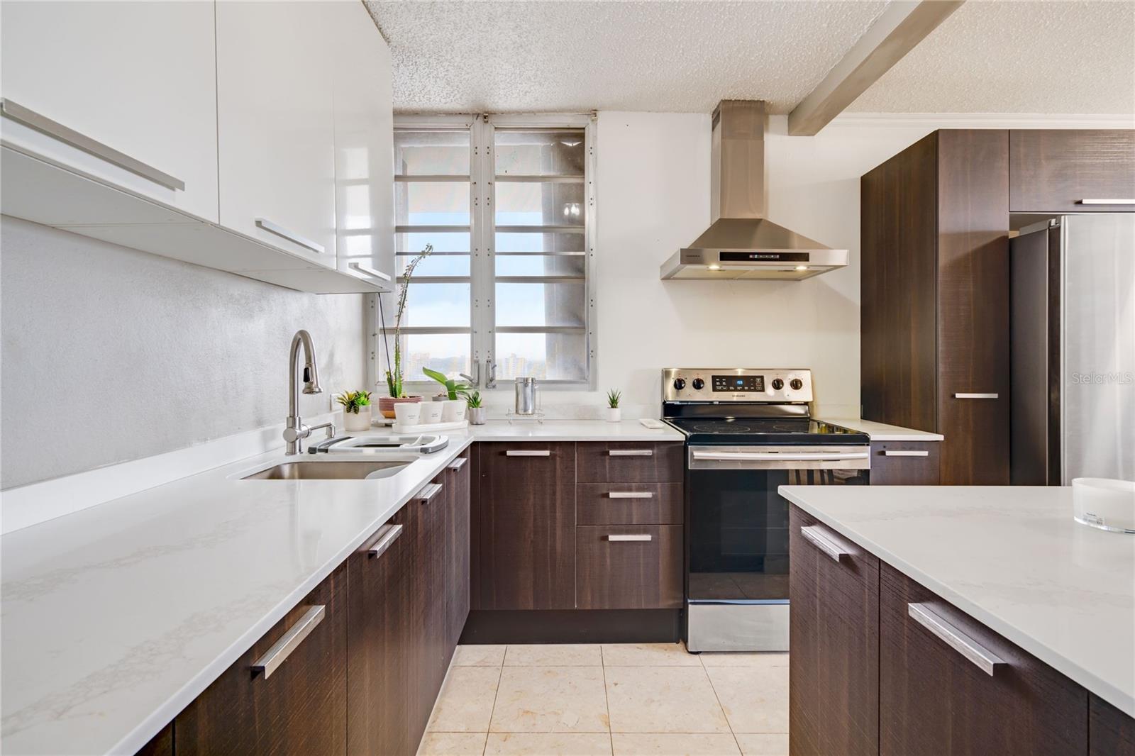 1704 San Patricio Ave #1704 Property Photo 4
