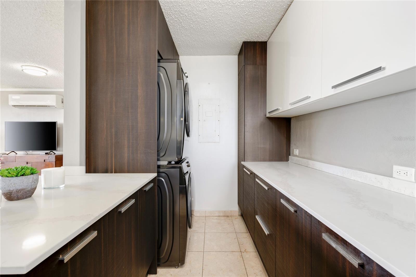 1704 San Patricio Ave #1704 Property Photo 10