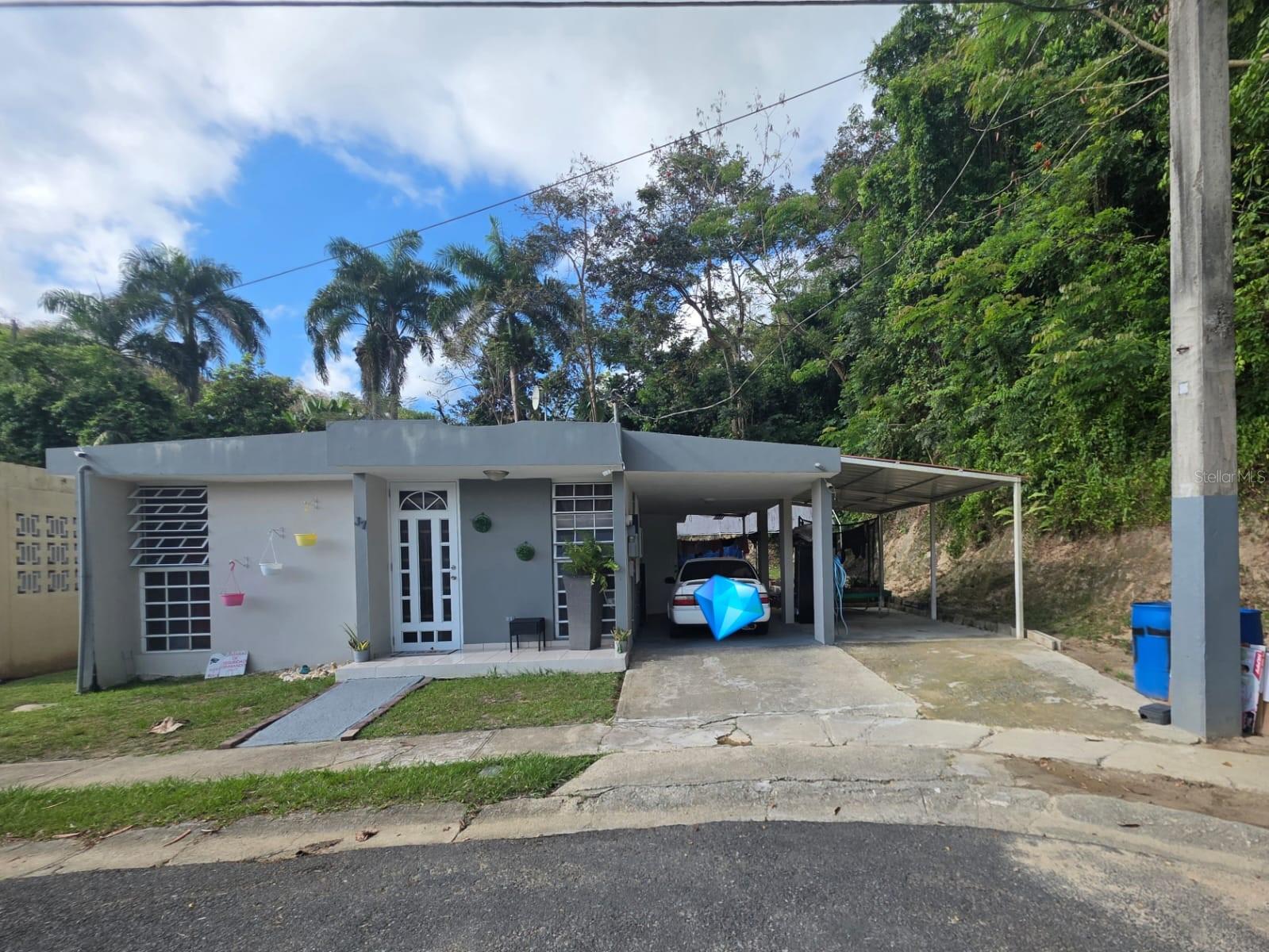 J-7 Juan Carrion Property Photo 1