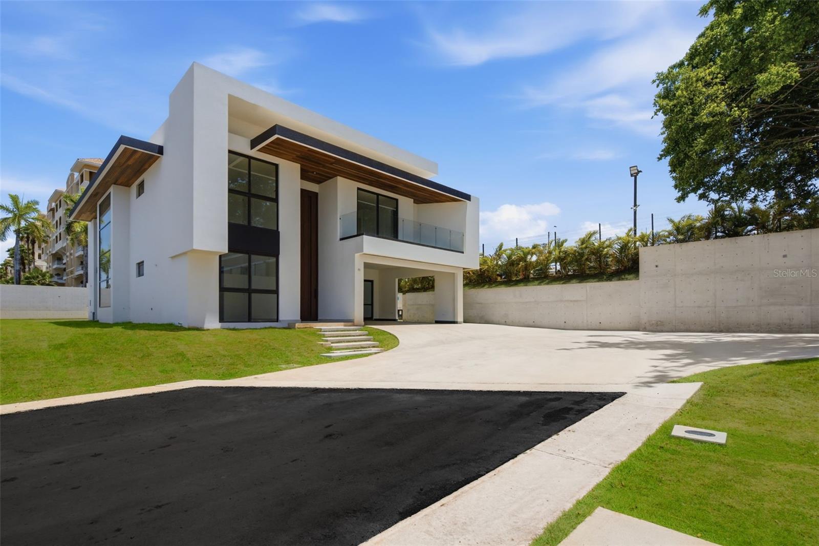 45 Sereno Property Photo 2