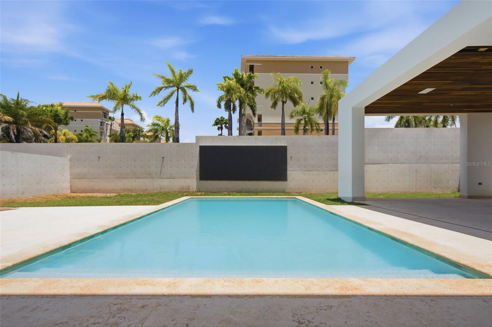 45 Sereno Property Photo 4