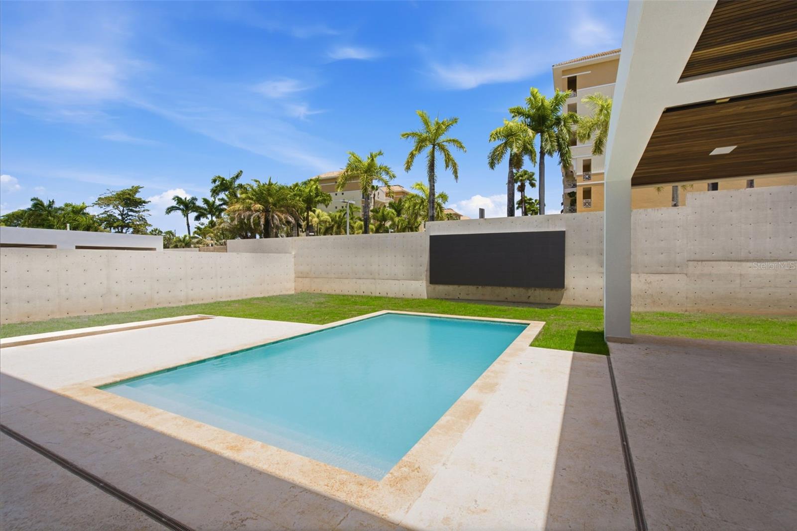 45 Sereno Property Photo 6