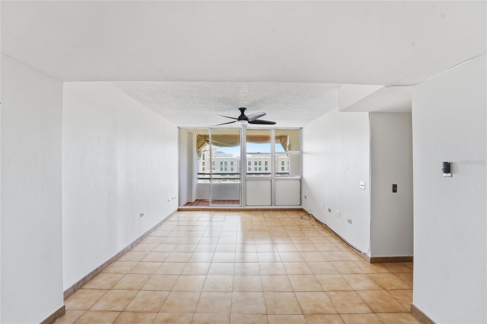 187 Horizonte #906 Property Photo 4