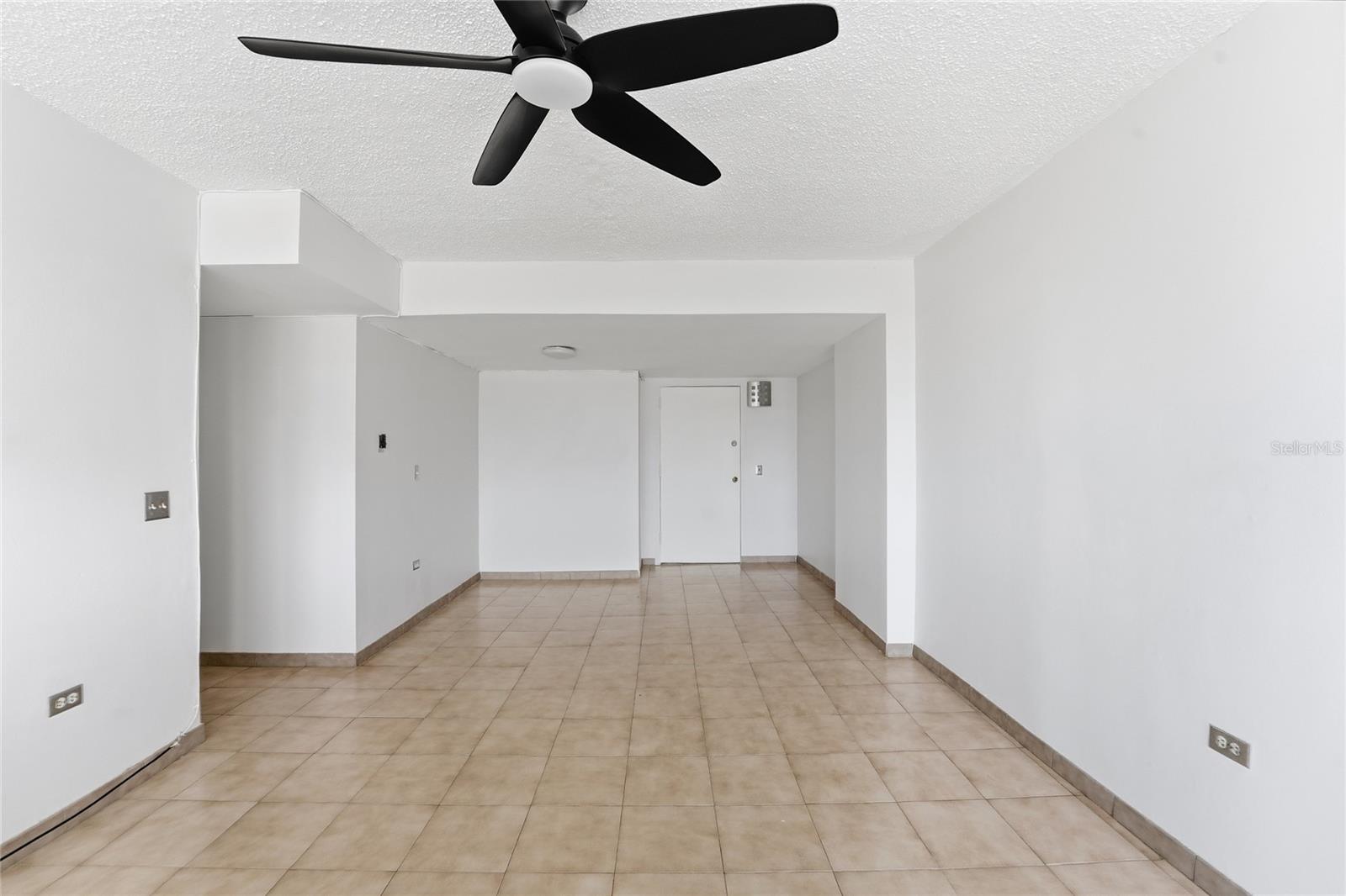 187 Horizonte #906 Property Photo 5