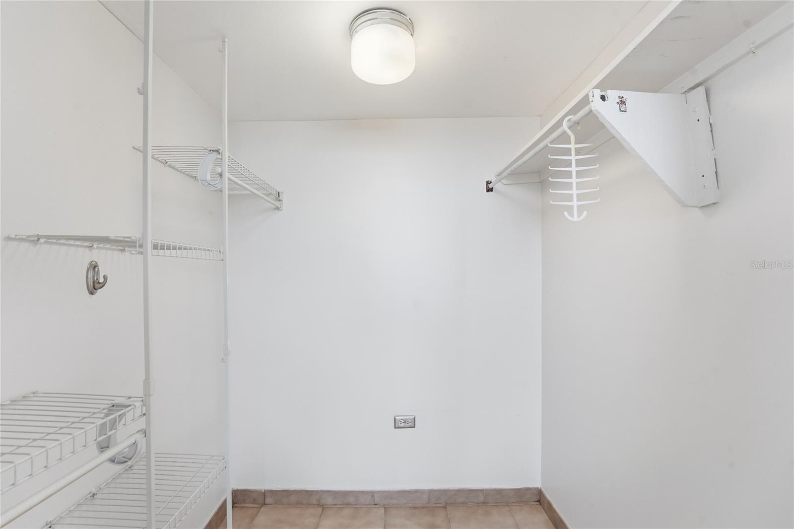 187 Horizonte #906 Property Photo 11