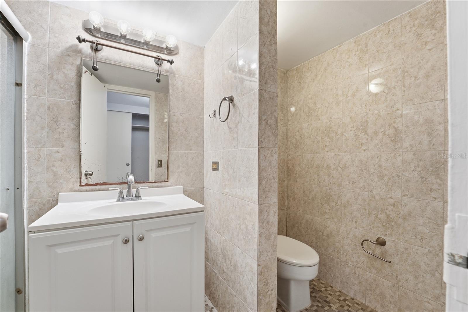 187 Horizonte #906 Property Photo 12