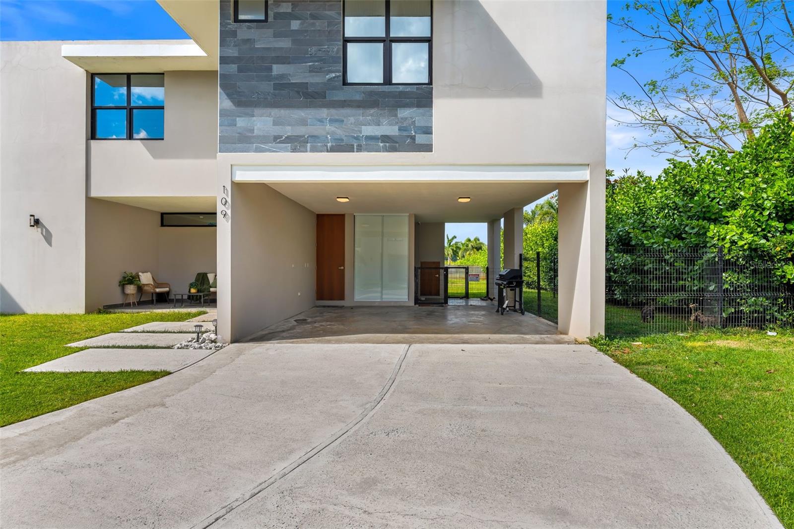 PR9121385 Property Photo 4