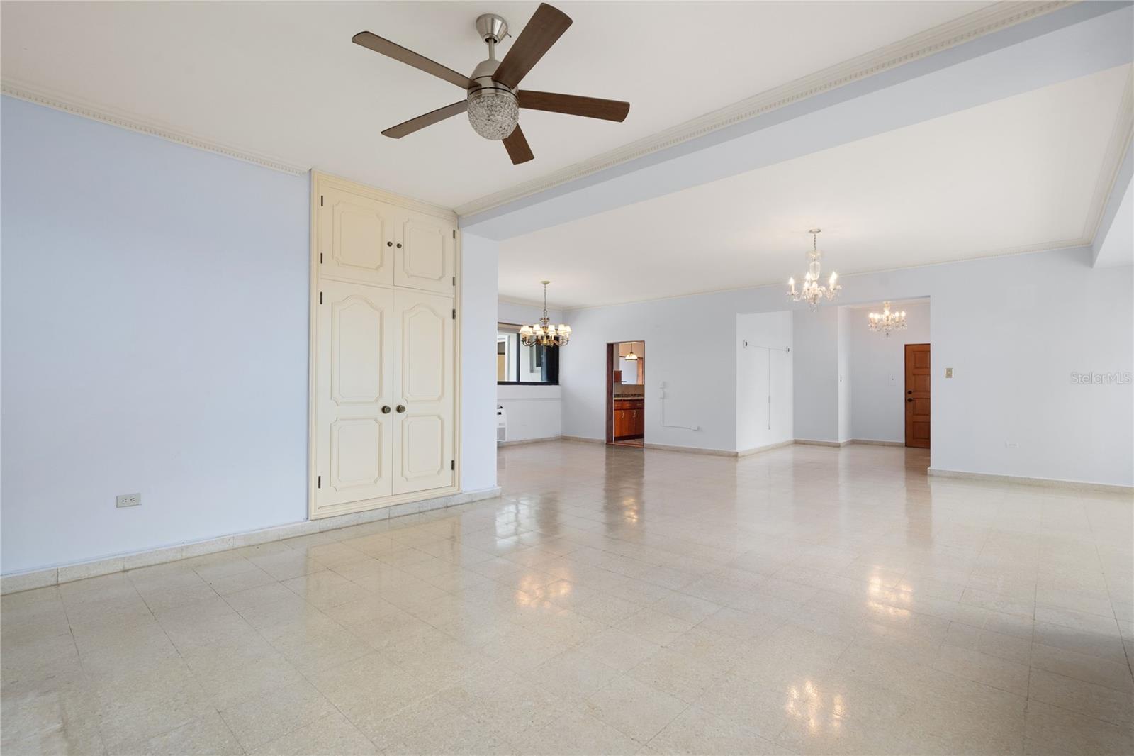 61 Kings Court #5e Property Photo 11
