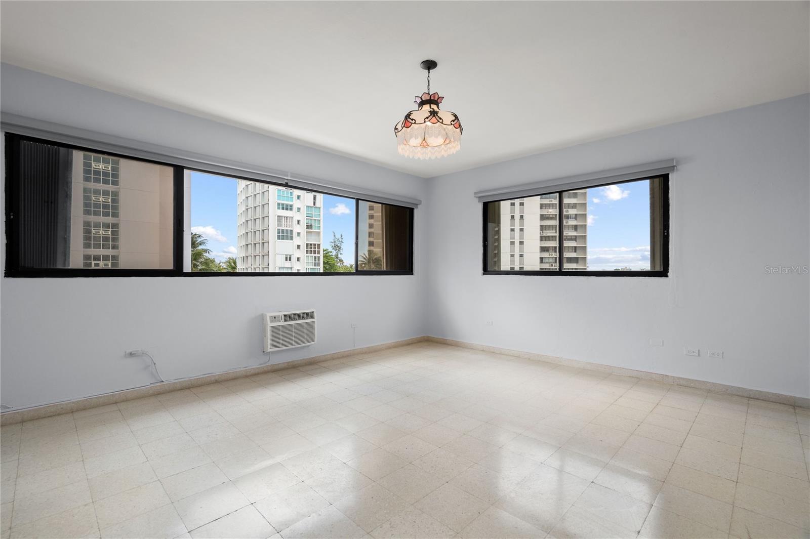 61 Kings Court #5e Property Photo 13