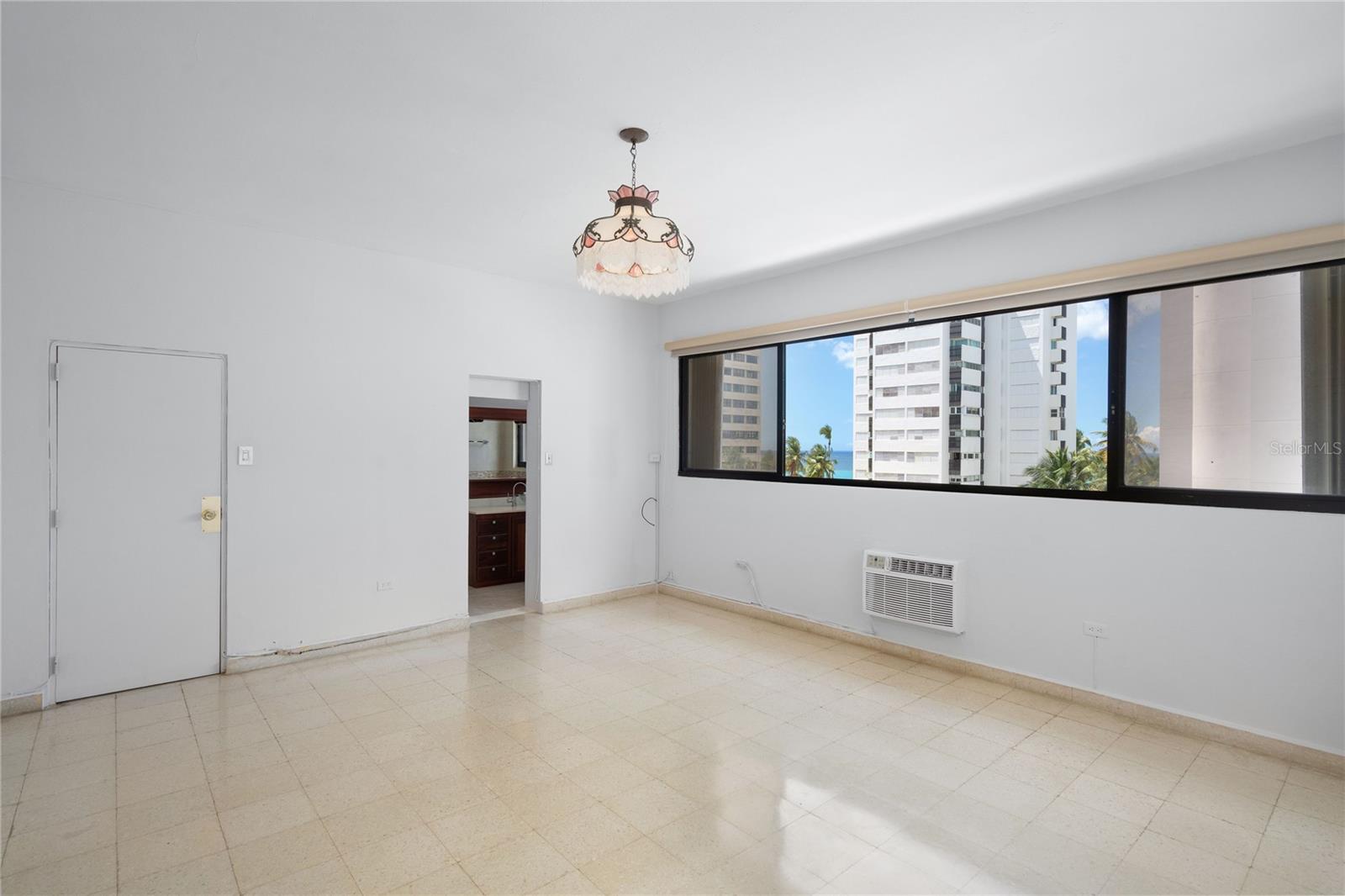 61 Kings Court #5e Property Photo 14