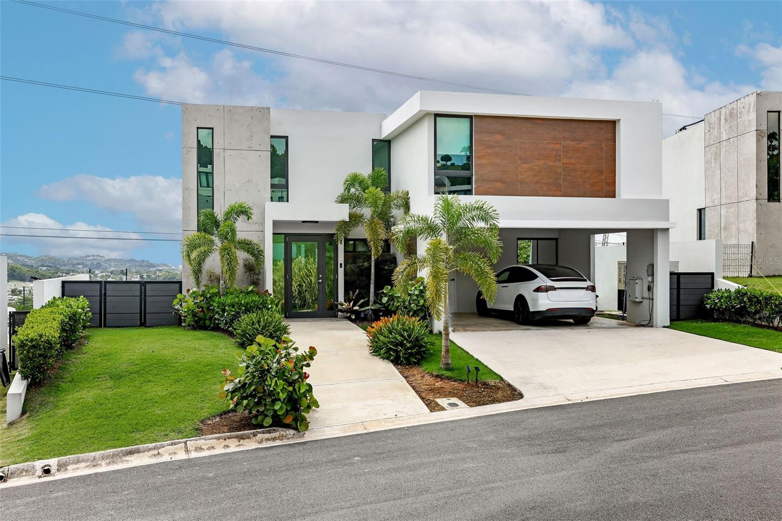 111 Granate Property Photo 1