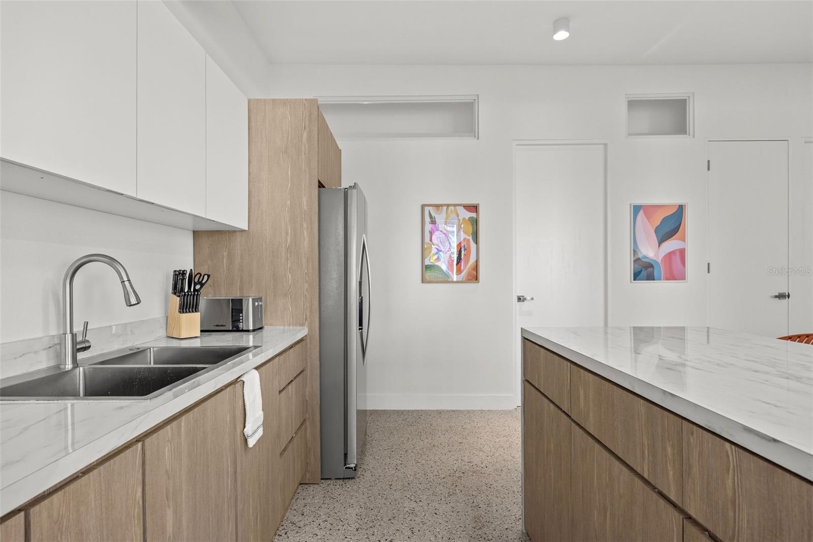606 Cerra St Property Photo 10