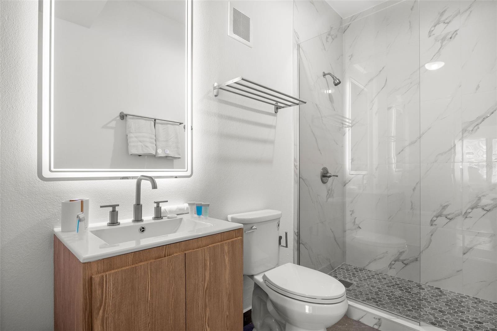 606 Cerra St Property Photo 20