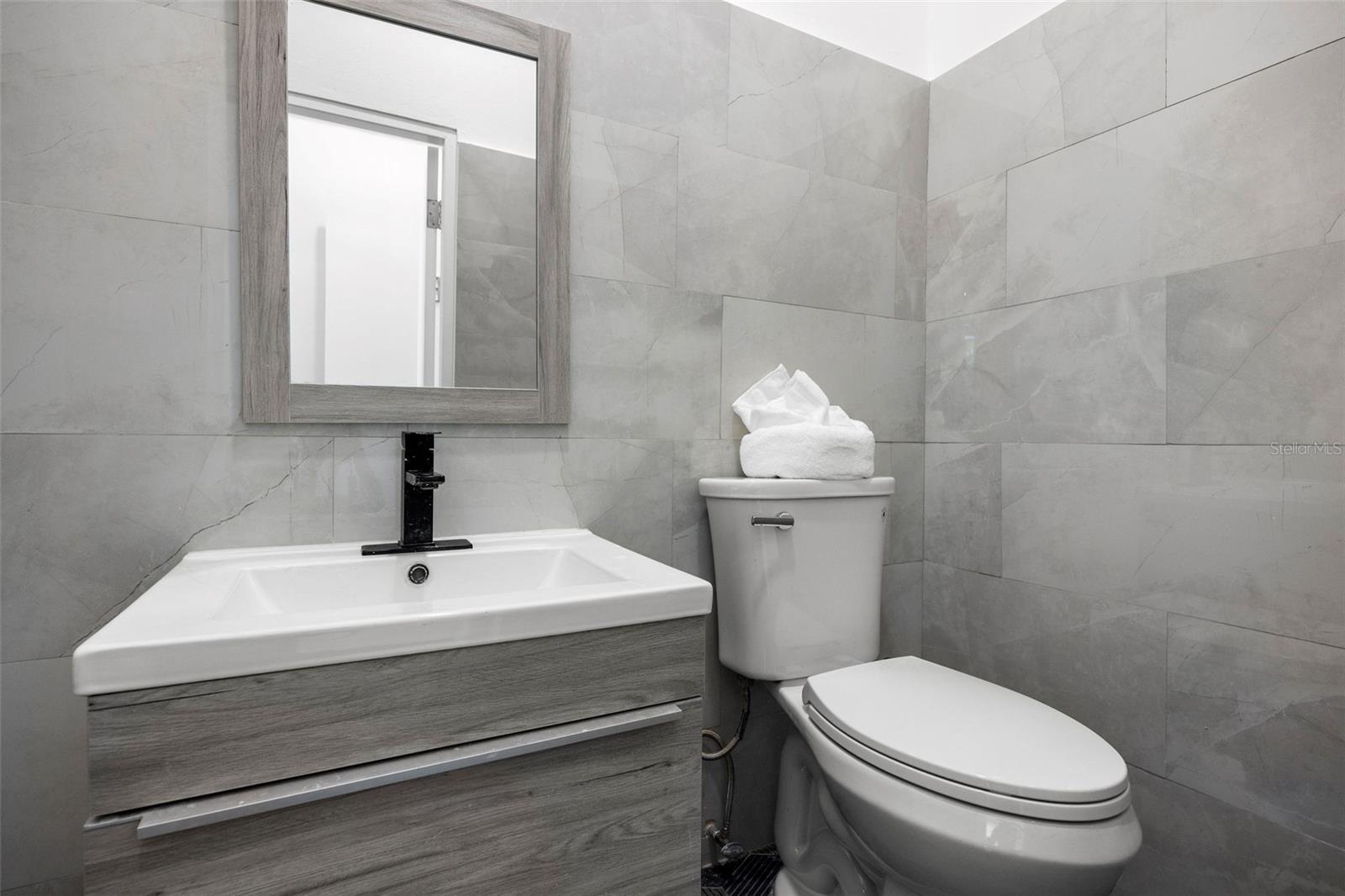 606 Cerra St Property Photo 24