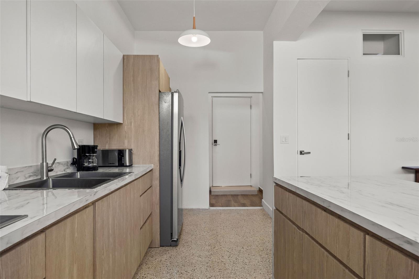 606 Cerra St Property Photo 29
