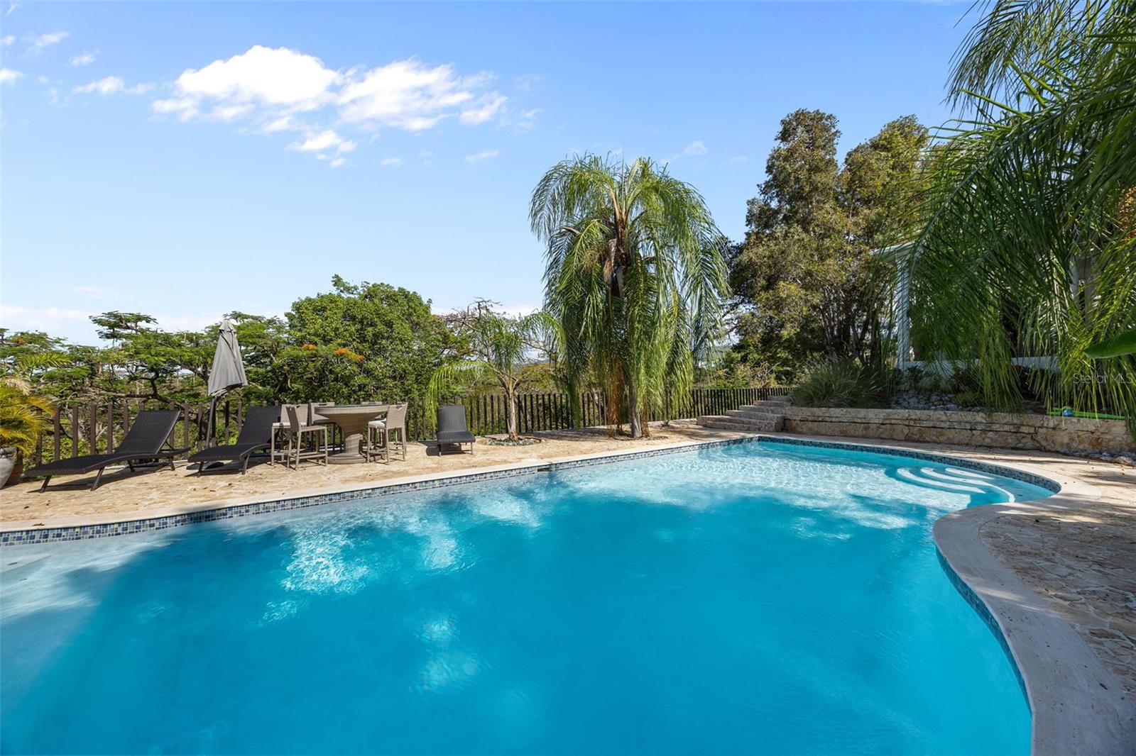 3 Carlota St Property Photo 4