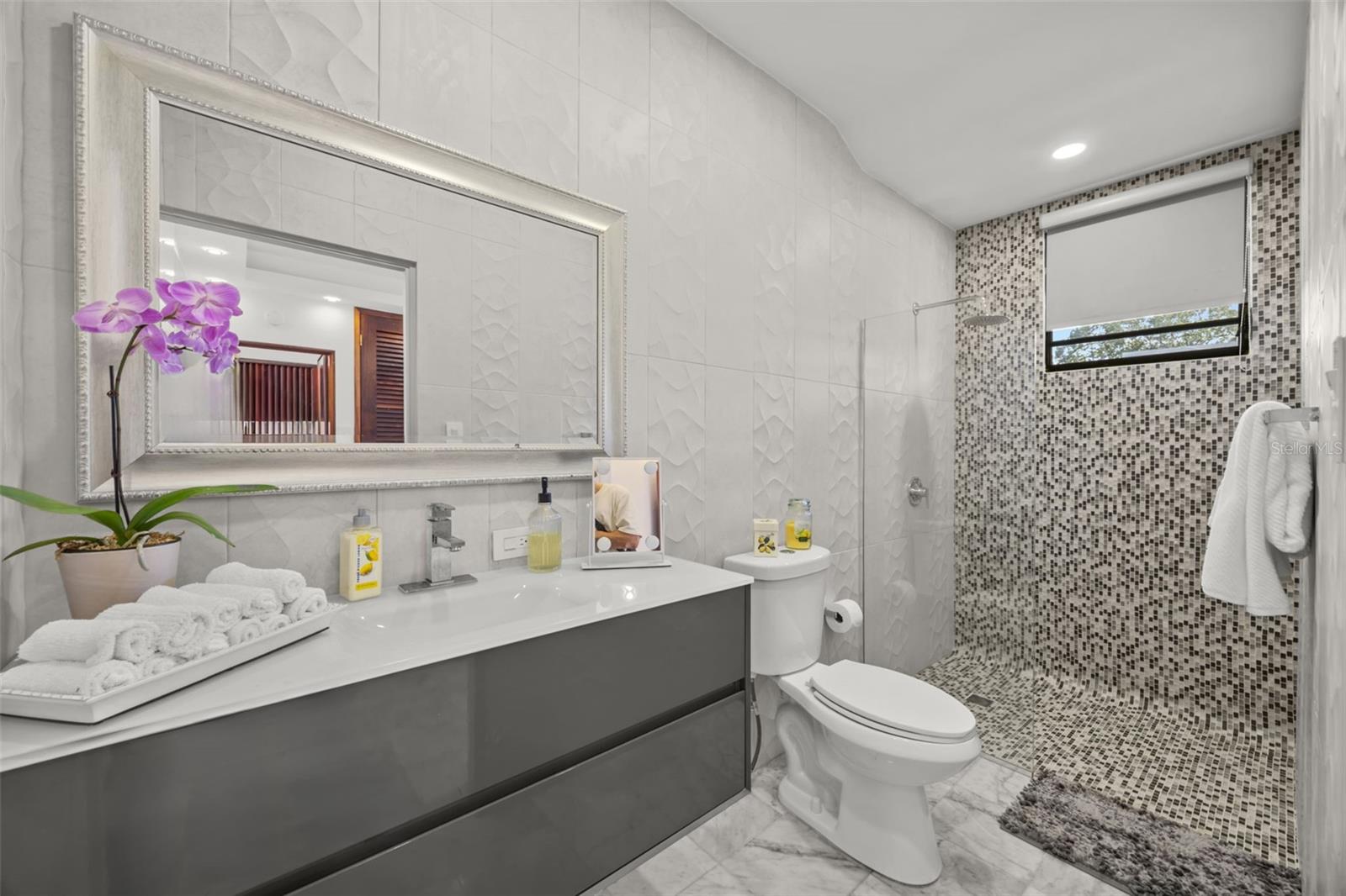 3 Carlota St Property Photo 32