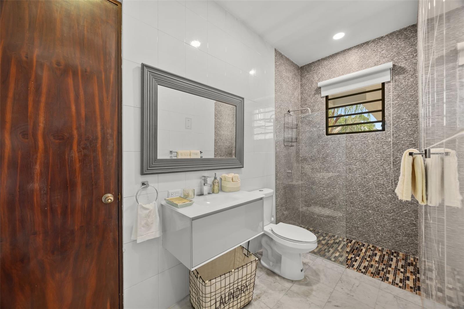 3 Carlota St Property Photo 36