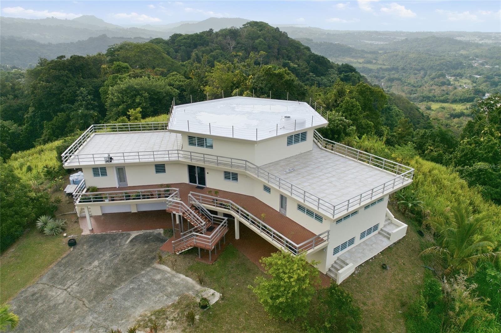 988 Km 1.5 Property Photo 1
