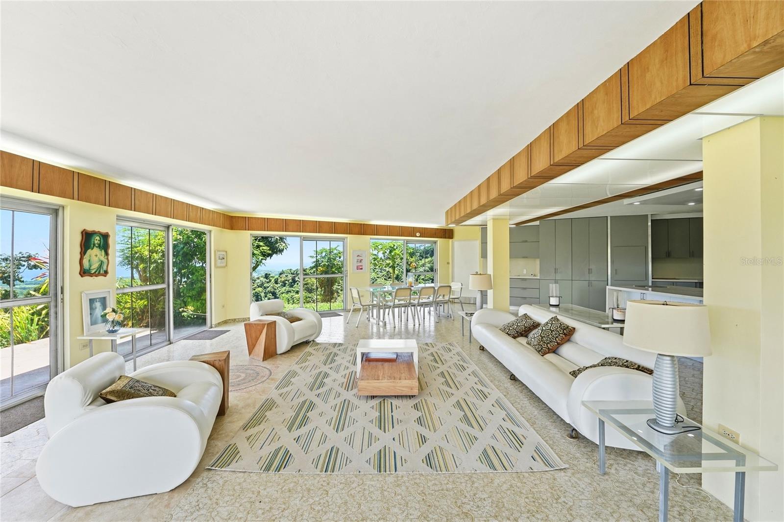 988 Km 1.5 Property Photo 7