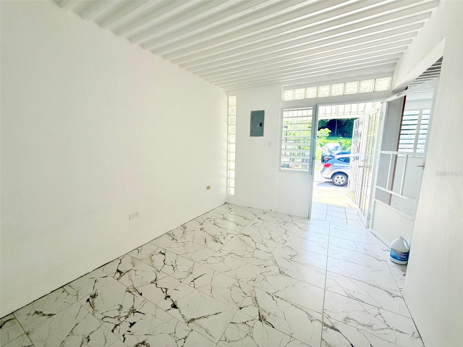 4 Calle Property Photo 2