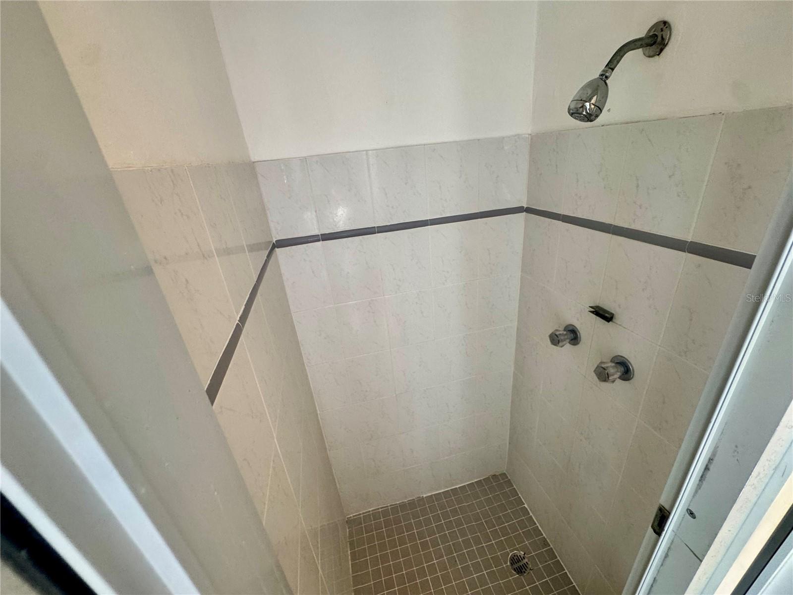 125 Harbour Dr #8 Property Photo 15