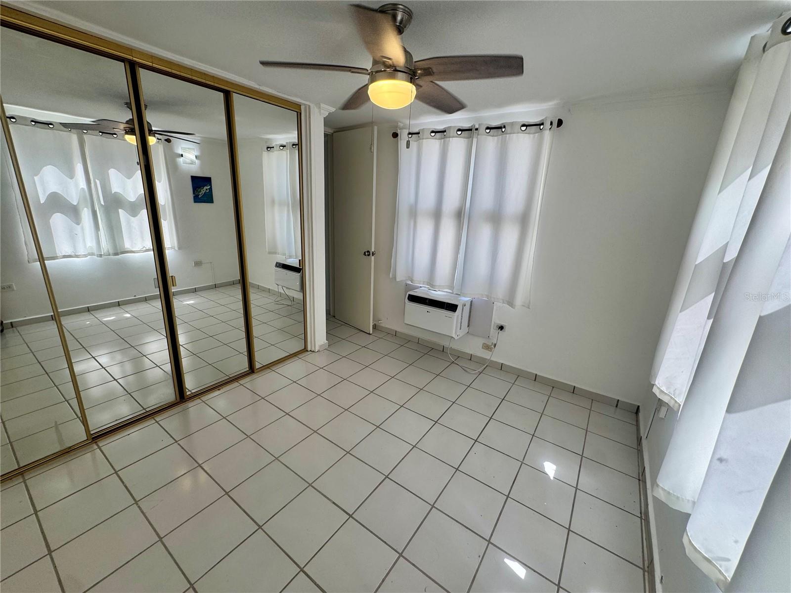 125 Harbour Dr #8 Property Photo 17