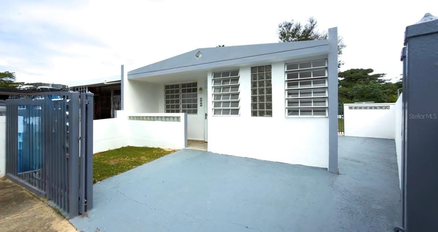 2 Villa Del Rio Property Photo 2