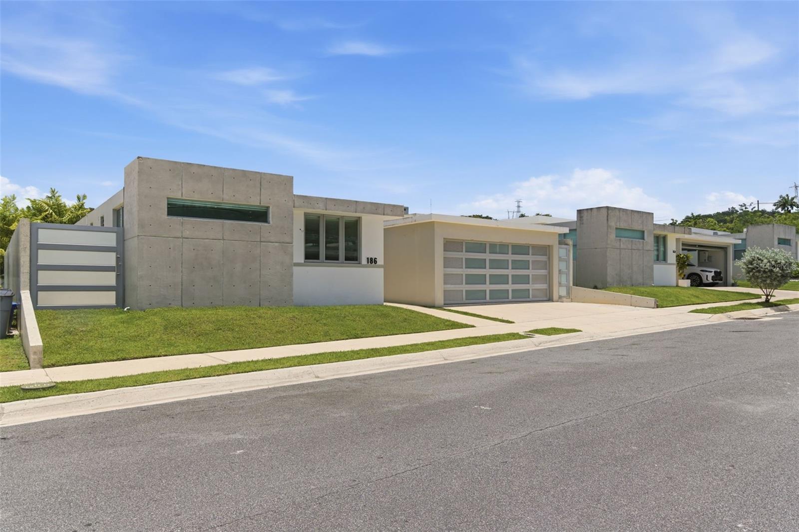 Montecielo Lyra St. Property Photo 2