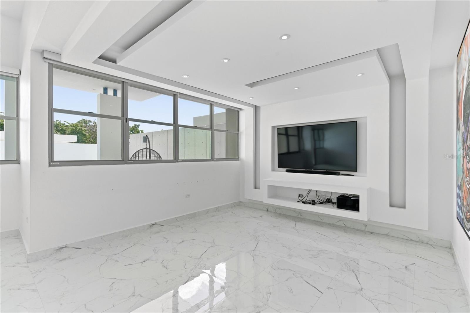 Montecielo Lyra St. Property Photo 8
