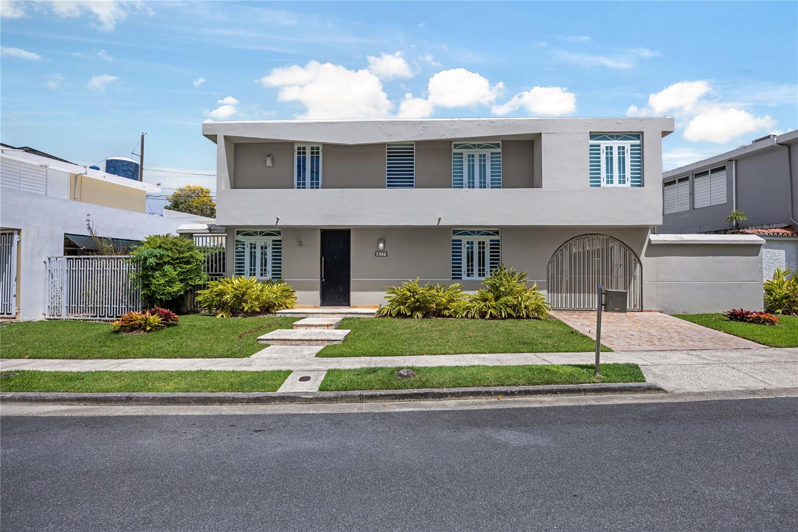Calle 6 H17 Tintillo Gardens Property Photo 1