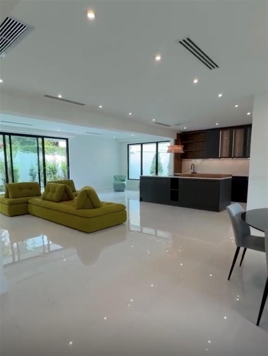 D1 Sun Valley Property Photo 2